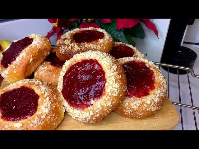 "Пуховые" Ватрушки с Клубникой и Штрейзелем рецепт // Buns with Strawberries and Streusel recipe