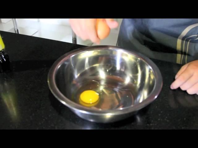 Cracking Eggs with ONE Hand - The Culinary Wizard