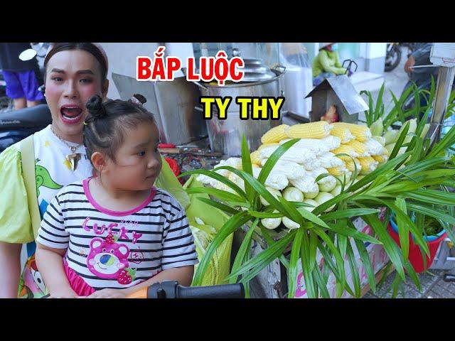 Ty Thy đi mua bắp luộc lá dứa cho con gái - Ty Thy Vlog Gỏi đu đủ