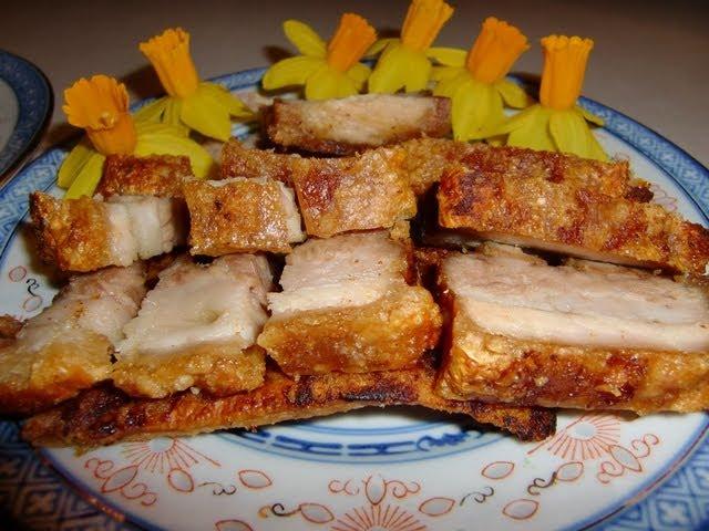 Hong kong crispy roasted pork belly (Siu Yuk) 脆皮燒肉