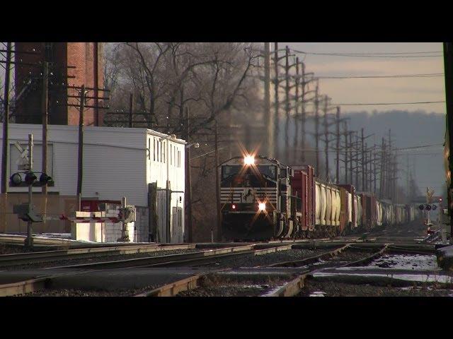 Trains on the Norfolk Southern Harrisburg Line December 2013