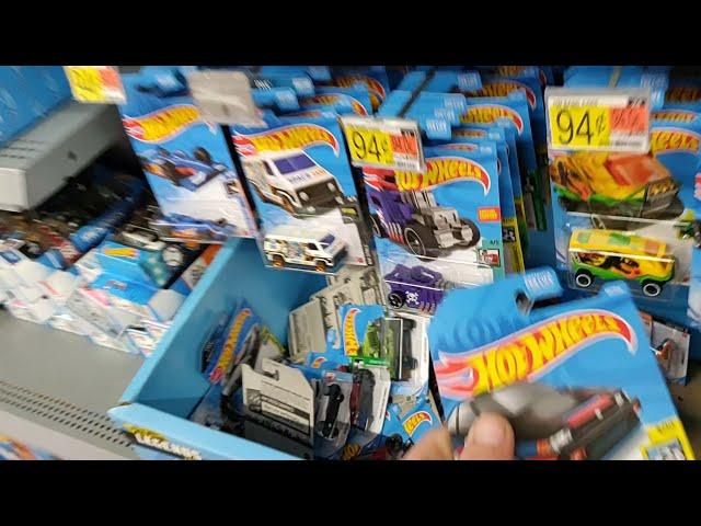 Hot Wheels Hunting TxWalmart/More M cases Stocked as I'm Looking At The Pegs/Unbelievable EPIC