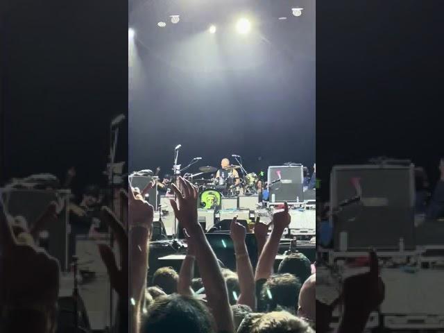 NOFX 10/6/24 Linoleum (final show, San Pedro, from the pit)