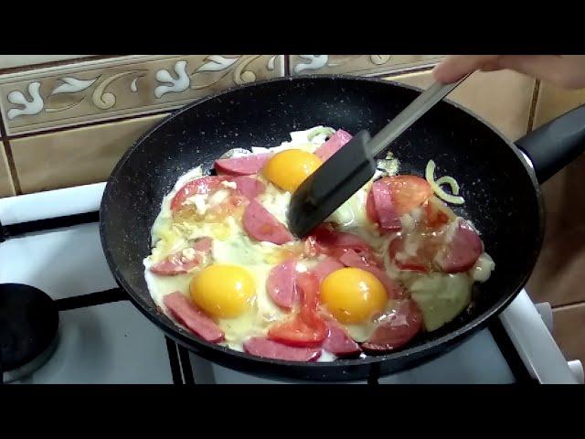 Яичница с колбасой | ГЛАЗУНЬЯ с колбасой и сыром #яичница​ #наскоруюруку #завтрак #глазунья
