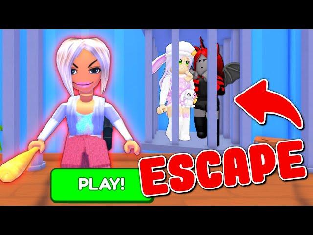 TEAM Evil KAREN ESCAPE With Moody! (Roblox)