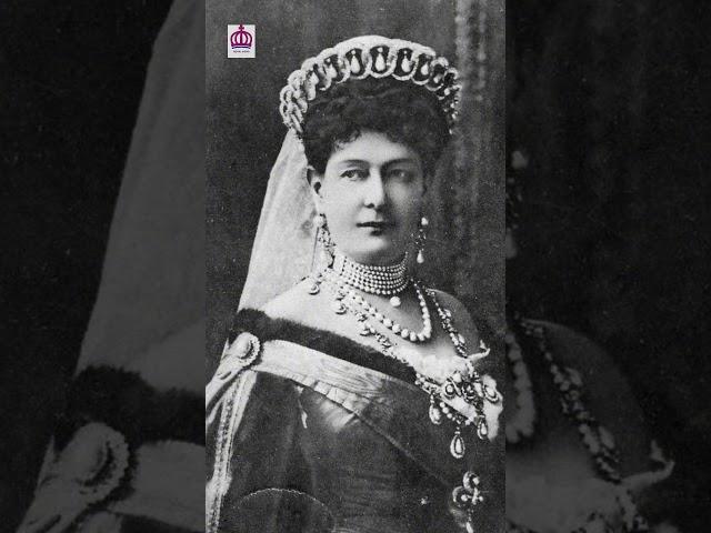 Lost Romanov Jewels: Smuggled and Sold  #romanovs #royaljewellery #royaltiaras
