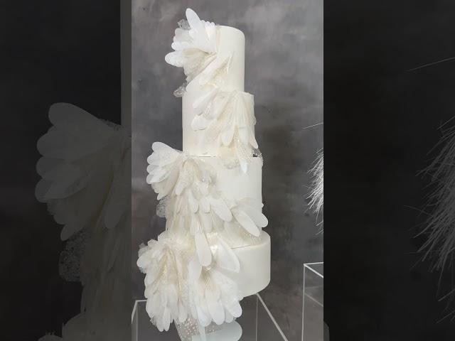 How do you like this couple using edible fabrics from Ekat’s Haute couture cakes online course?
