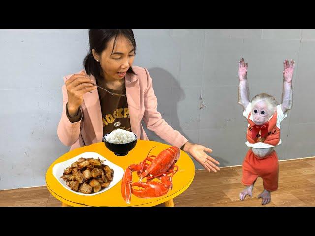 Baby monkey excited when Mom prepares special breakfast!