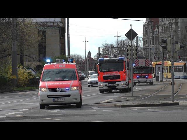 [Feuermeldung in Leipziger Uni-Riese] Einsatzfahrten von Berufsfeuerwehr, Rettungsdienst und Polizei