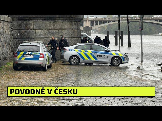 Muž se chtěl vykoupat v rozbouřené Vltavě v Praze. Proud ho unesl několik kilometrů