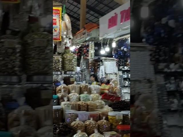 Experience the Vibrancy of Ben Thanh Market with Mariners Forex™ Your Ultimate Vietnam Tour