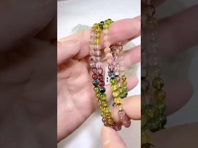 碧璽是可以吸附身邊負離子的健康寶石。同時具有旺事業、旺愛情的功能。西瓜碧璽顏色晶瑩透亮。   #碧璽 #西瓜碧璽 #手串 #手鍊 #旺事業 #愛情 #負離子 #天然水晶 #天然礦石