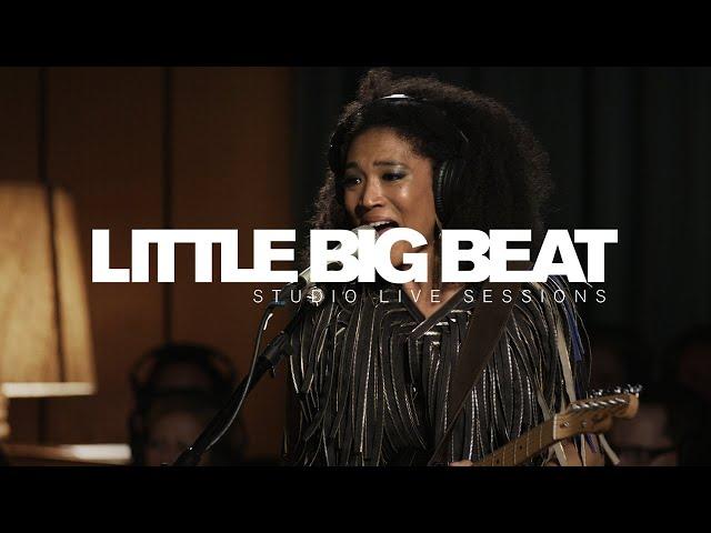 JUDITH HILL - AS TRAINS GO BY - STUDIO LIVE SESSION - LITTLE BIG BEAT STUDIOS