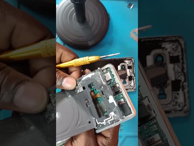 How to quickly disassemble galaxy S10+.  #shorts