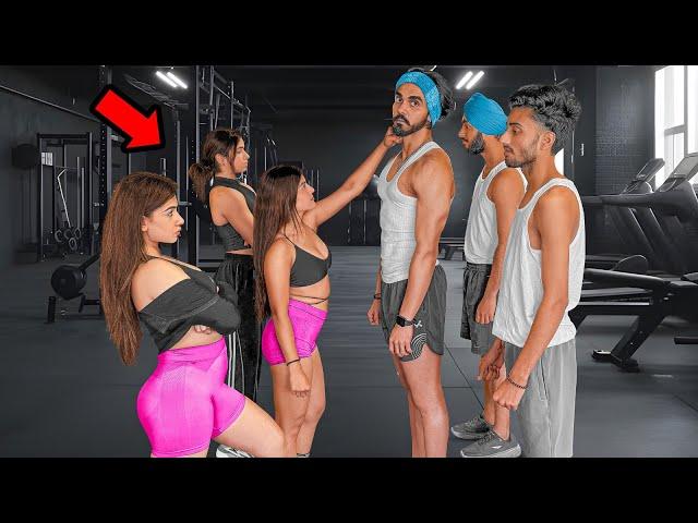 Muscular Woman Vs Average Man (Who's Stronger)?