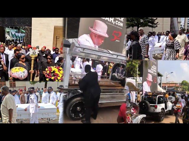 Late Senator Patrick Ifeanyi Ubah's Bod¥ Arrives his Pal@tial Residence To be Laid To R£st