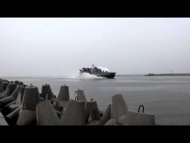 Hovership enters Baltiysk bay
