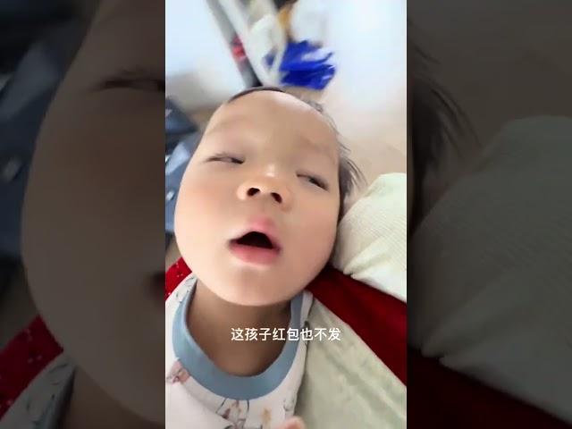 怎么睡着了还放哨啊？ 小宝宝摆摆 人类幼崽 醉奶宝宝 穿尿不湿的不好惹 当我娃睡着以后的样子