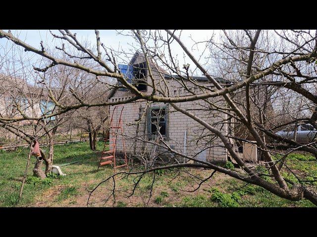 Купил дачу и делал там ремонт 2 месяца