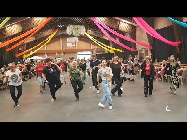 WORK THE WORLD Line Dance de Rebecca LEE & Mark FURNELL & Chris GODDEN