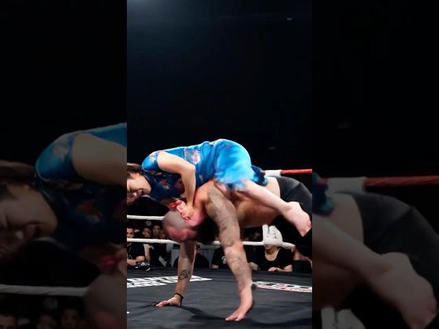 The kung fu girl made a beautiful counterattack #kungfu #boxing #ai #fight