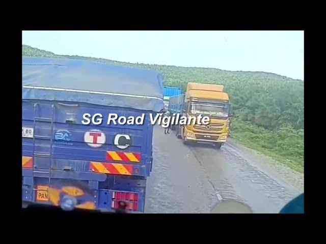 14jun2025 jb kulai singaporean cyclist on sworks bicycle fell after hitting a pothole & got ran over