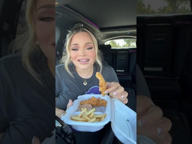 Trisha Paytas Enjoys Chizza Chicken Feast with Family ️ | Fun Family Time!