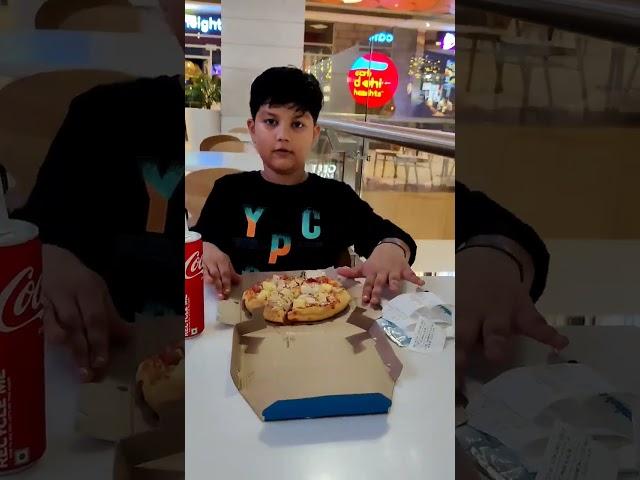 domino's pizza |cheese pizza | pizza| vegas mall sector 14 #shorts#youtubeshorts #delhi #pizza #mall