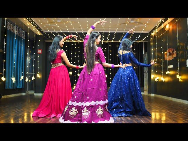 Beautiful Sangeet Performance Pallo Latke  x nachdene sare at Luxury Indian Wedding