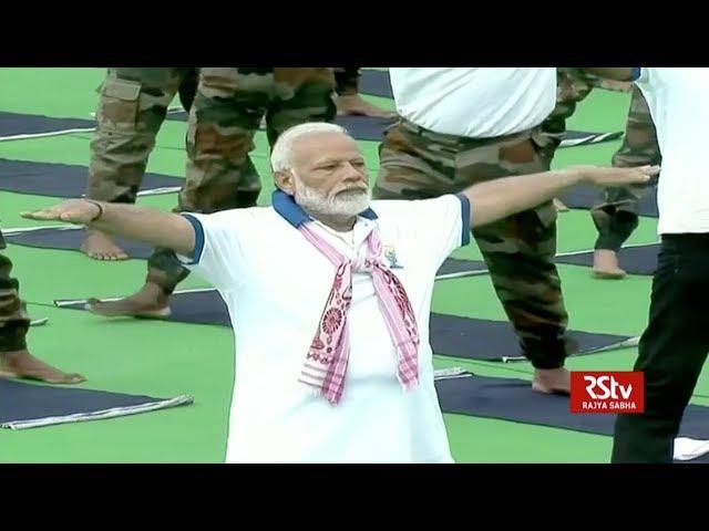 PM Modi practices Yoga on International Day for Yoga 2019