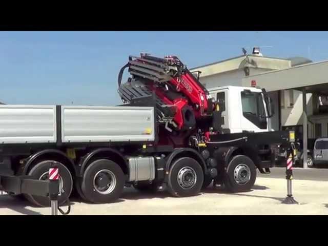 Iveco Trakker 4 assi - Cassone ribaltabile con gru Fassi
