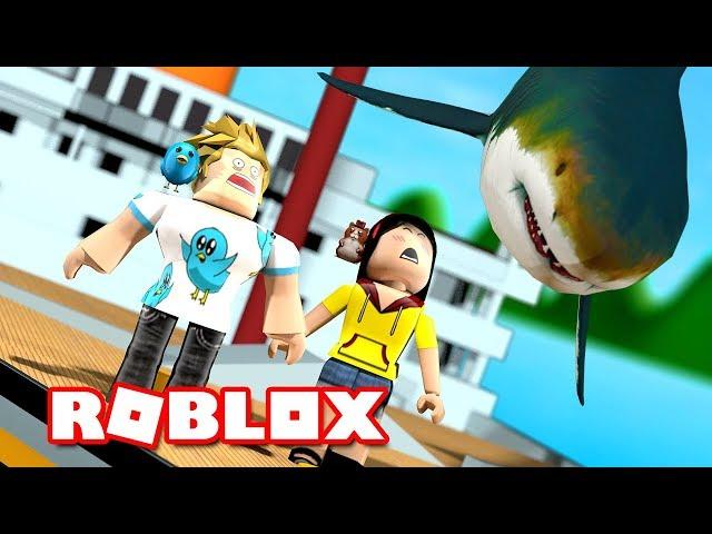 CHAD AND LASTIC GOT EATEN BY THE SHARK IN ROBLOX! | MicroGuardian