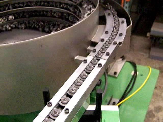 Vibratory Feeder for Weld Studs