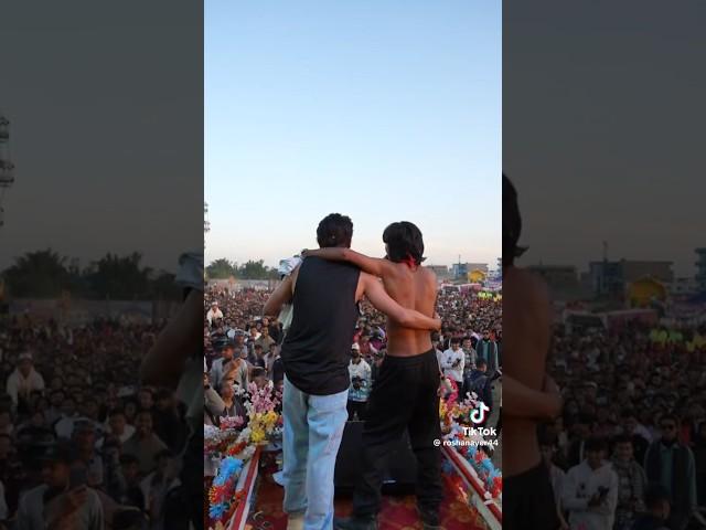 stage noiii haliyo @DurgeshThapa ko big frn li police liyaa k gareko yo #viralvideo #shortvideo