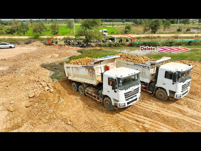 Perfect Dump Trucks 25 5t Working Quickly With Komatsu D65px Bulldozer Dozer Pouring Dirt