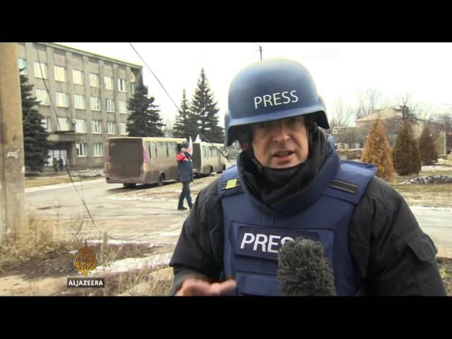 Shelling forces residents to flee eastern Ukraine city