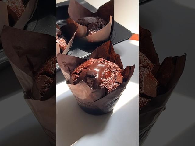 making the viral olympic chocolate muffin #muffin #olympics #baking