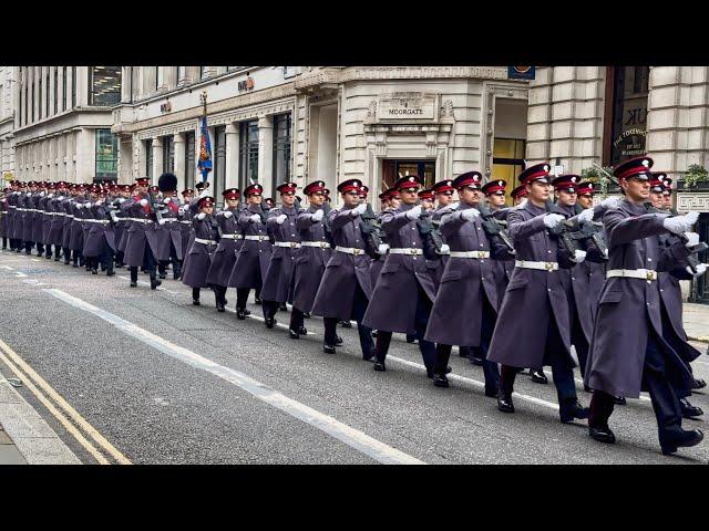 Caught on Camera: Unbelievable Sight in Central London 