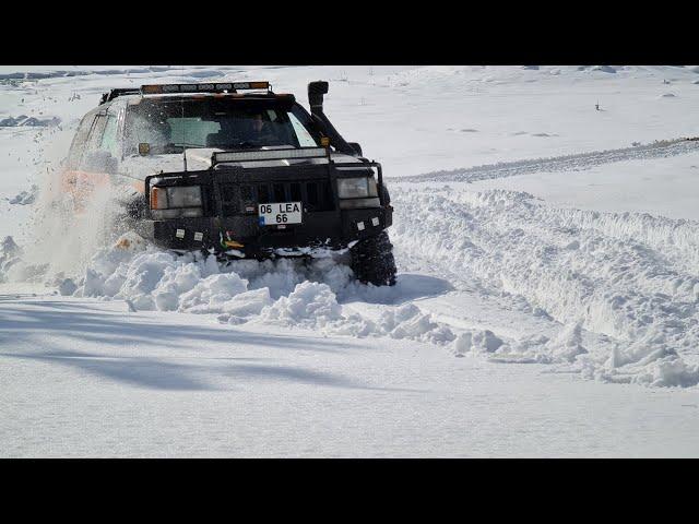 Jeep Grand Cherokee V8 - Monster LEA - Extreme Snow OFF ROAD