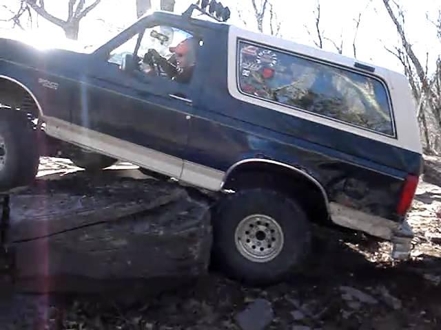 1992 Ford Bronco rock climb