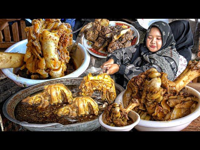 KLENGER!!KAKI SAPI SE GEDE IINI BISA BUAT 5 ORANG, BARU MATENG LANGSUNG LUDES - SOTO BRAKOT MAS AAN