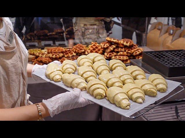 Korean Street Food 2020, Creative Yummy Dessert Croffle [Waffle with Croissant]