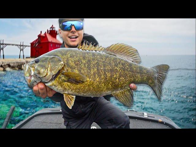 Fishing for TROPHY Smallmouth Bass at Sturgeon Bay (NEW PB)