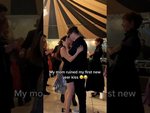 Keemokazi’s mom ruins his New Year’s kiss 