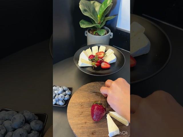 #fruit #fruits #fruitcutting #fruitdesign #cheese #design #fingerfood #fruitlovers