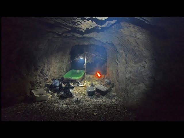 I tried sneaking into a mysterious cave!【fishing camp】