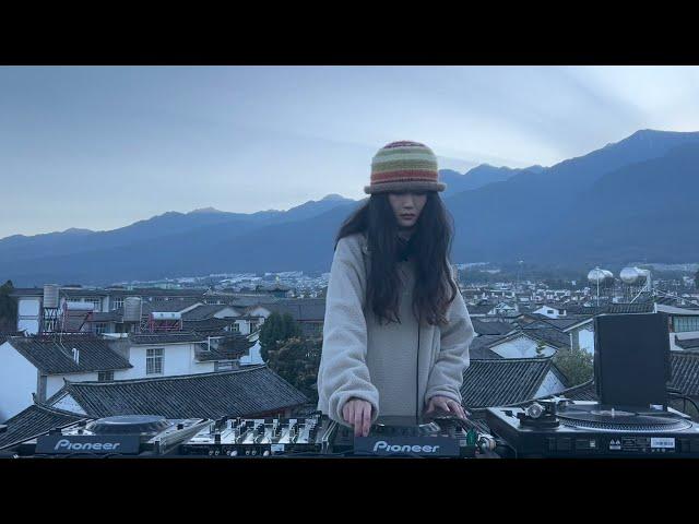 TROI presents: B.AI rooftop live stream from Dali, Yunnan (China)