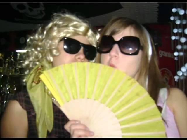 klara y andrea 2011