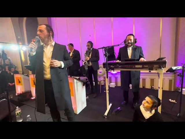 Englander & Kahan Wedding  ||  Singer Sruly Green with Avrumi Berko on the keys