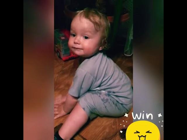 #смешное #малыш #суперское Сынок пролил много воды, спасибо, что смотрите и подписываетесь️